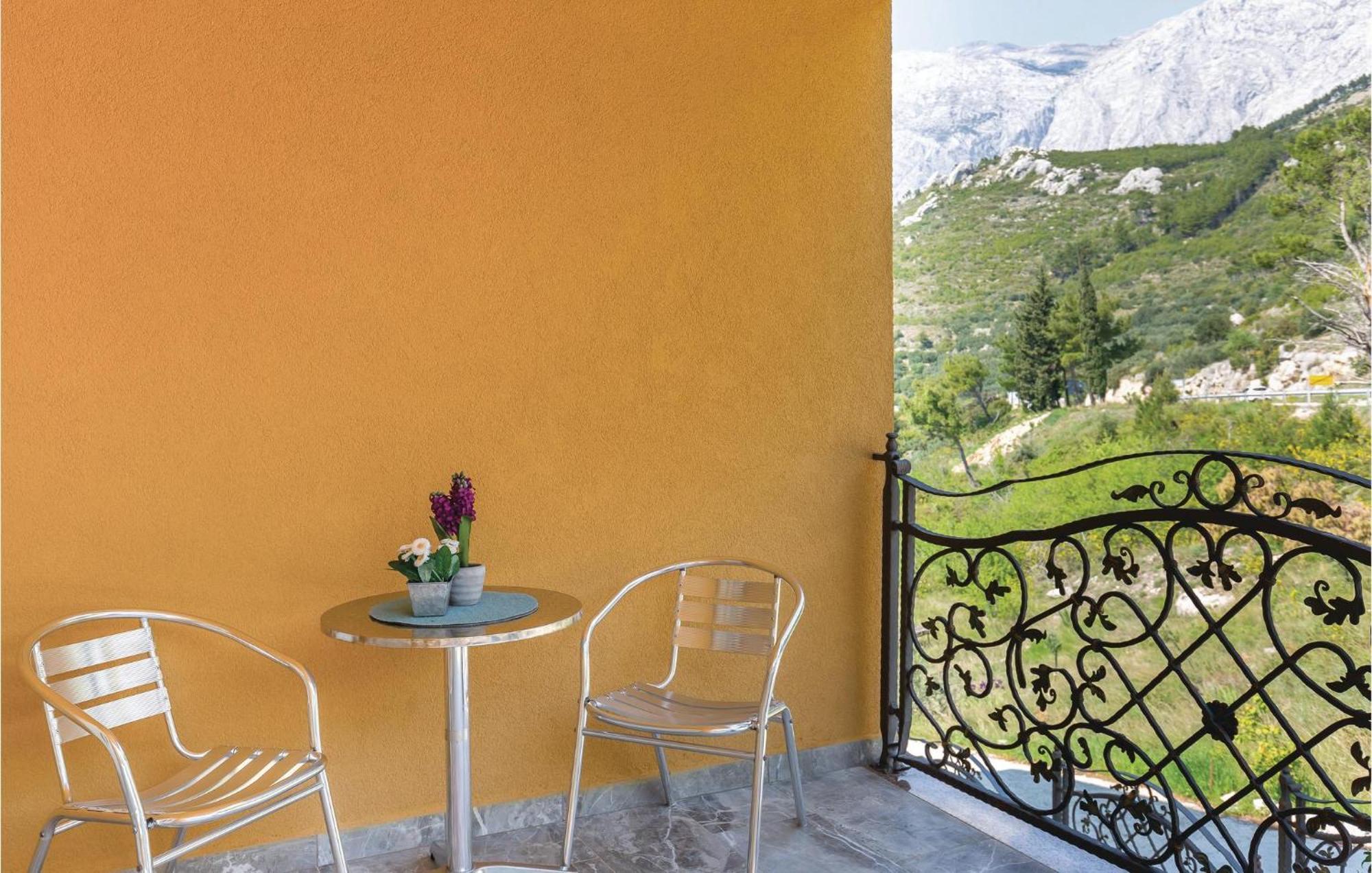 Nice Studio In Krvavica With Kitchen Екстериор снимка