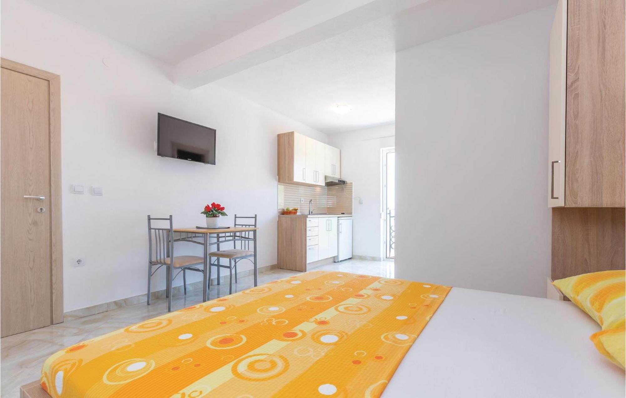 Nice Studio In Krvavica With Kitchen Екстериор снимка