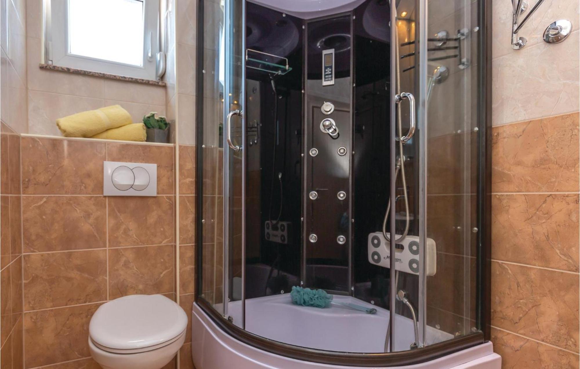 Nice Studio In Krvavica With Kitchen Екстериор снимка