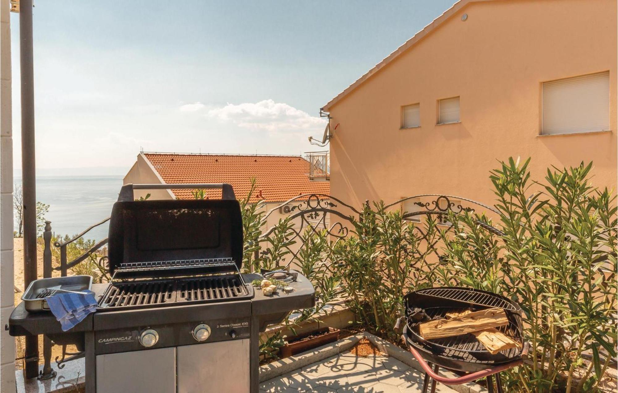 Nice Studio In Krvavica With Kitchen Екстериор снимка
