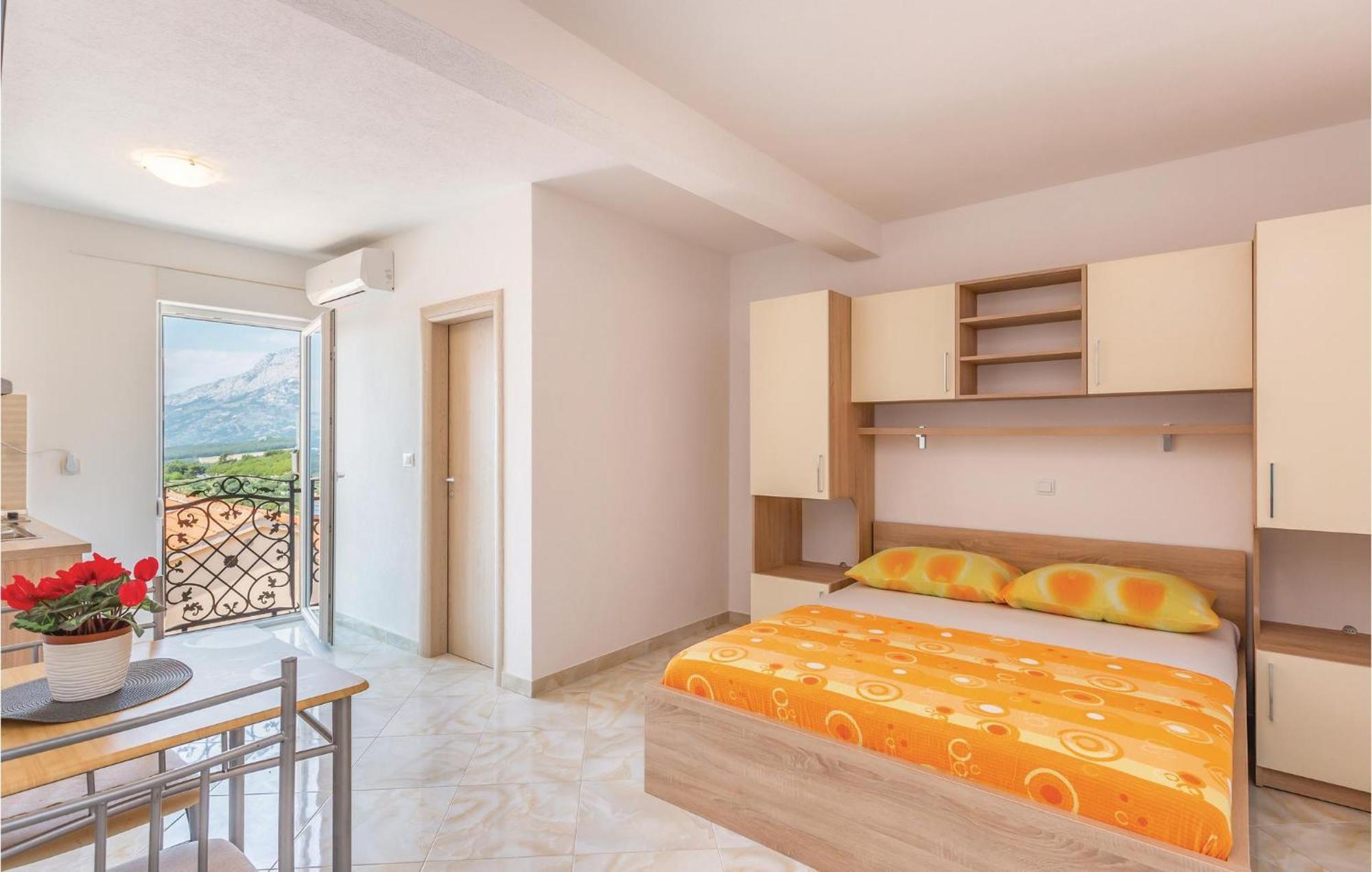 Nice Studio In Krvavica With Kitchen Екстериор снимка